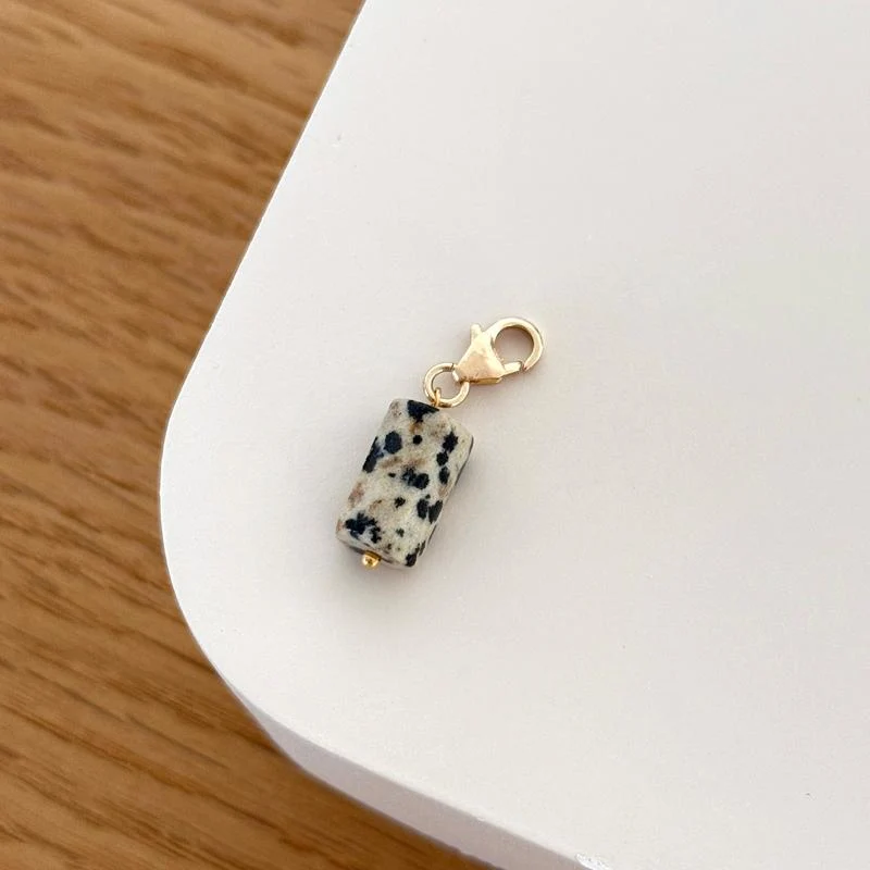 Charm "Jaspe Dalmatien" plaqué or