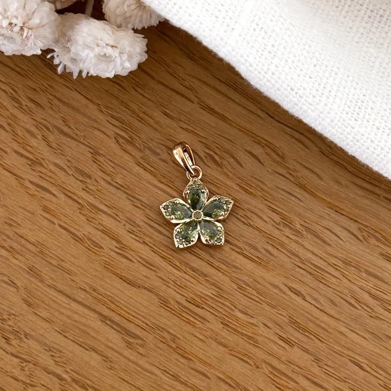 Pendentif "Ayla" vert plaqué or