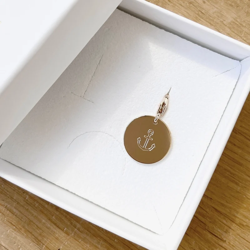Charm "Médaille" plaqué or