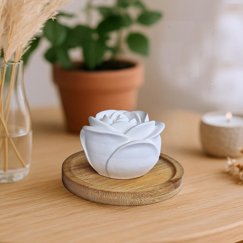 Diffuseur de parfum en plâtre céramique en forme de rose – Diffusion à froid, création artisanale