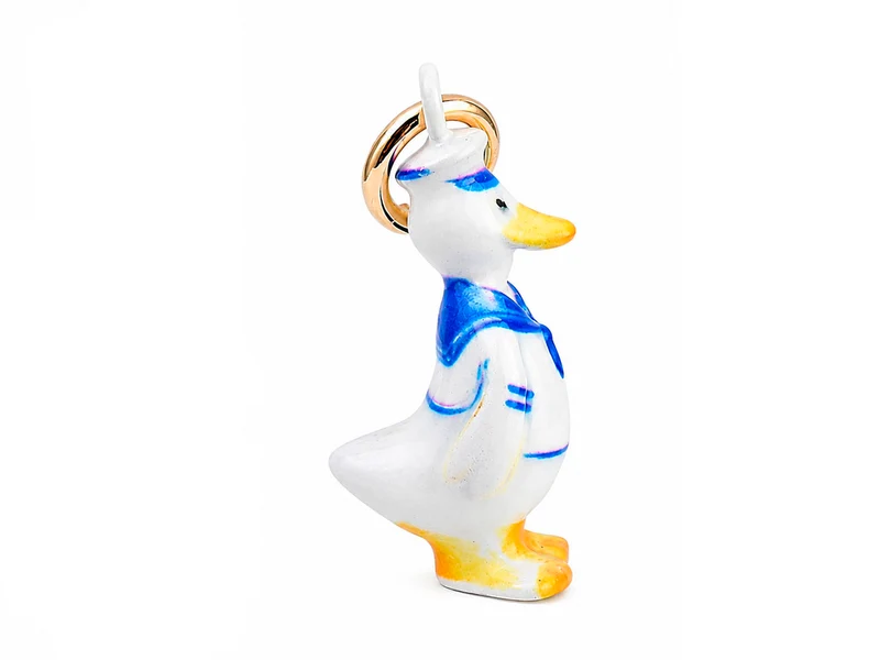 Breloque canard en costume marin émail et or
