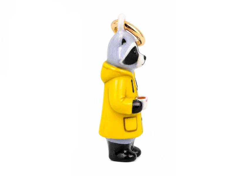 Breloque Raton laveur en imperméable jaune en émail er doré à l'or fin