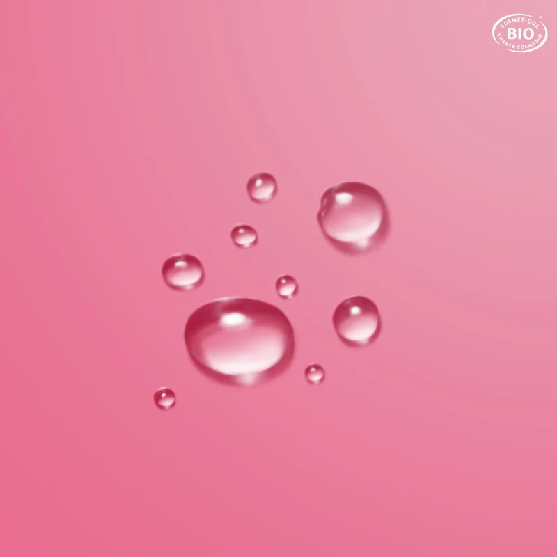 Brume fraîche apaisante à l’eau florale de rose et à l’eau de raisin