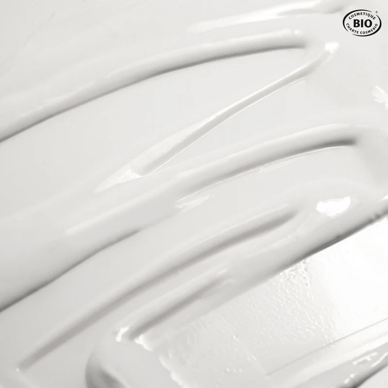 Crème légère au gel de lin et à l’huile de prune