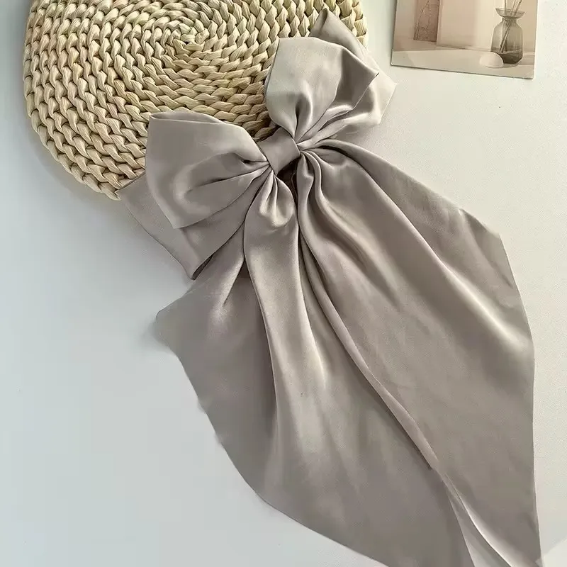Barrette cheveux - Grand noeud en satin uni