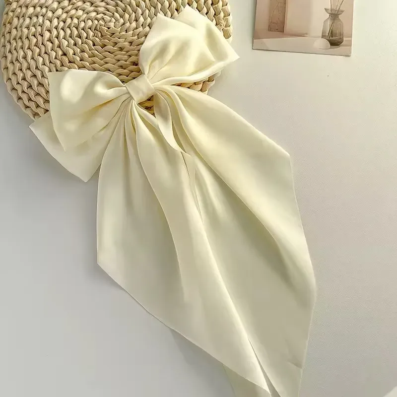 Barrette cheveux - Grand noeud en satin uni