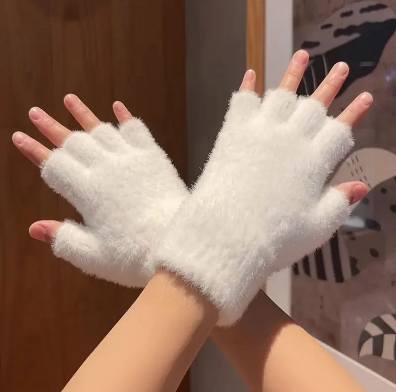 Gants demi-doigts fluffy !
