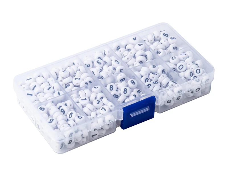 Boite de 720 perles rondes en plastique - chiffres - noir et blanc