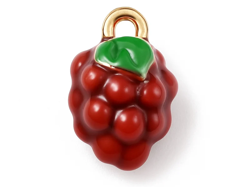 Breloque framboise émaillée en laiton plaqué or 18K