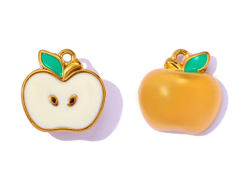 Breloque demi pomme doré à l'or fin 18k