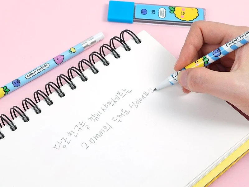 Set crayons et mines Carrot Friends - Ananas