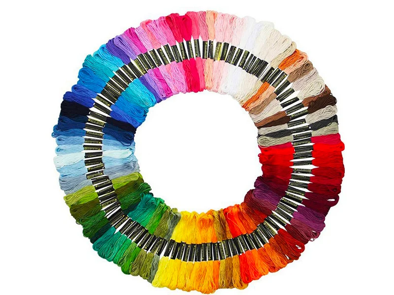 100 Écheveaux de fils en polycotton à broder - 100 couleurs