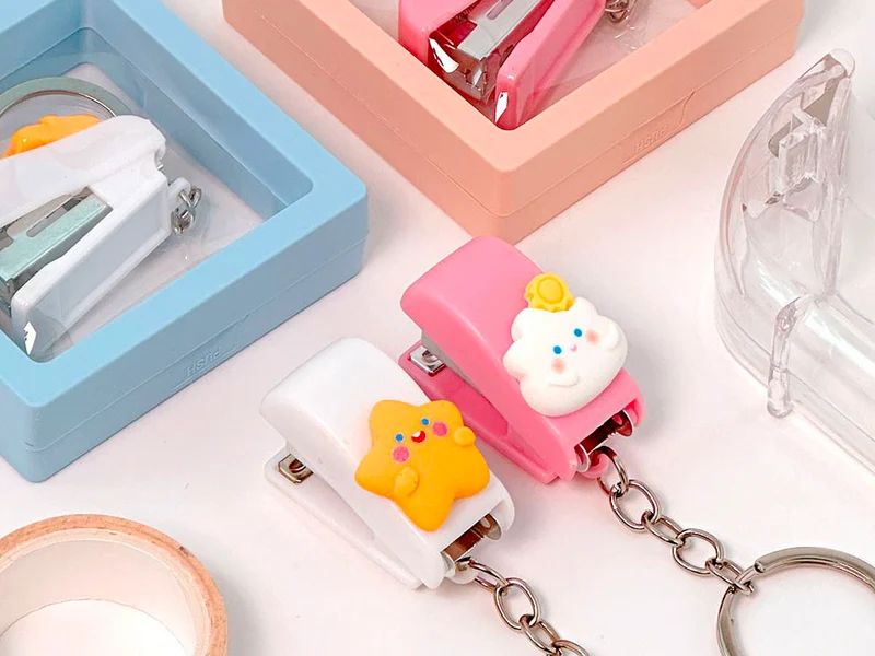 Porte-clés mini agrafeuse nuage