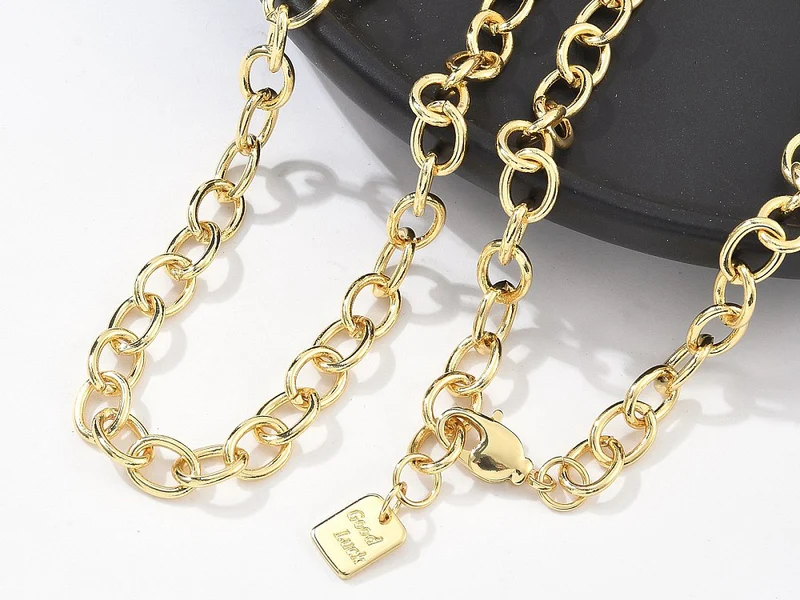 Collier chaîne câble médaille Good Luck 61,8 cm - laiton doré à l’or fin
