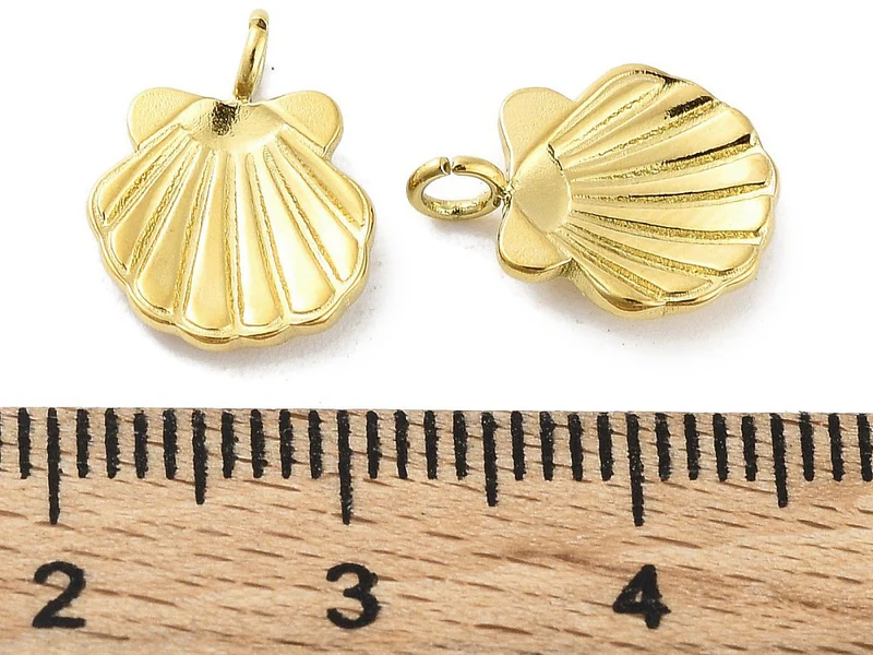 Breloque coquillage - acier chirurgical 316L doré à l’or fin