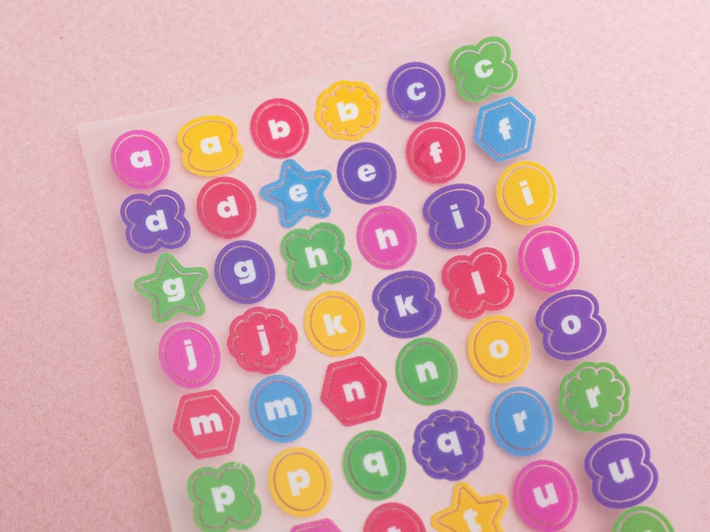Stickers lettres - formes géométriques multicolores