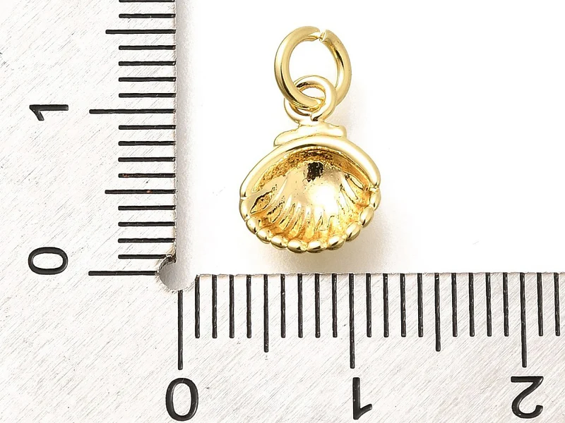 Breloque coquillage conque - laiton doré à l’or fin