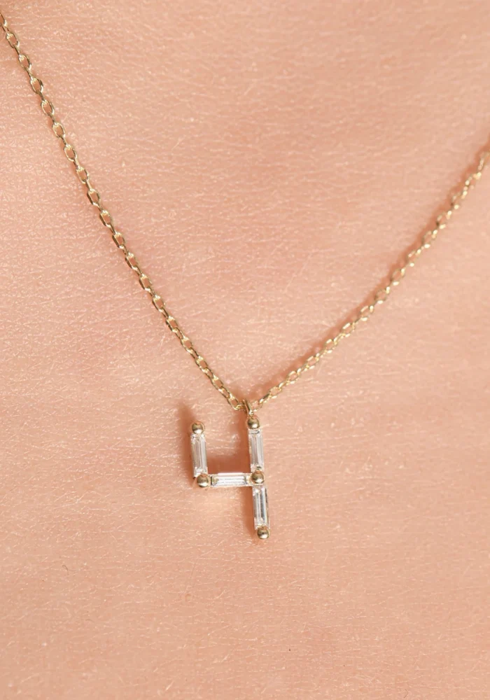 Collier Numéro 4