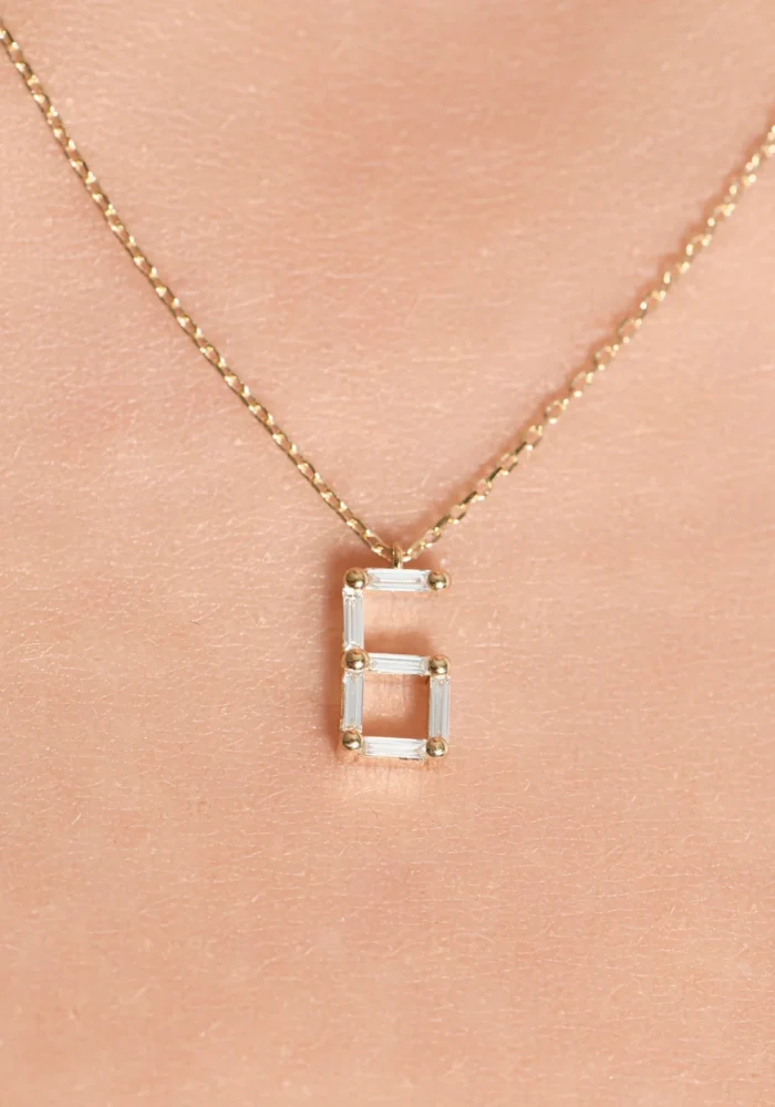 Collier Numéro 6