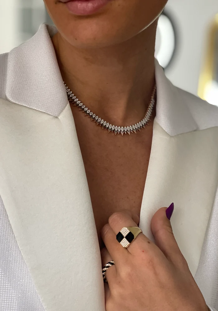 Collier Balcony