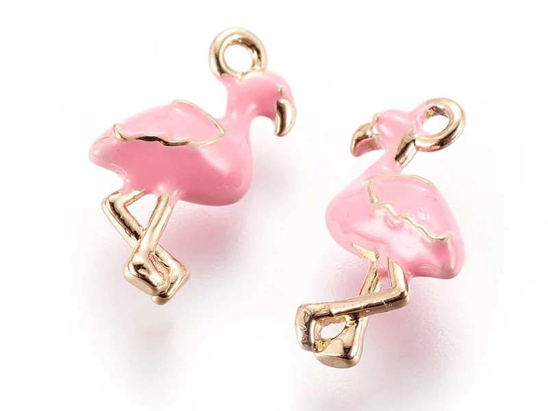 Breloque flamant rose émaillée rose en laiton doré – Touche tropicale pour bijoux DIY
