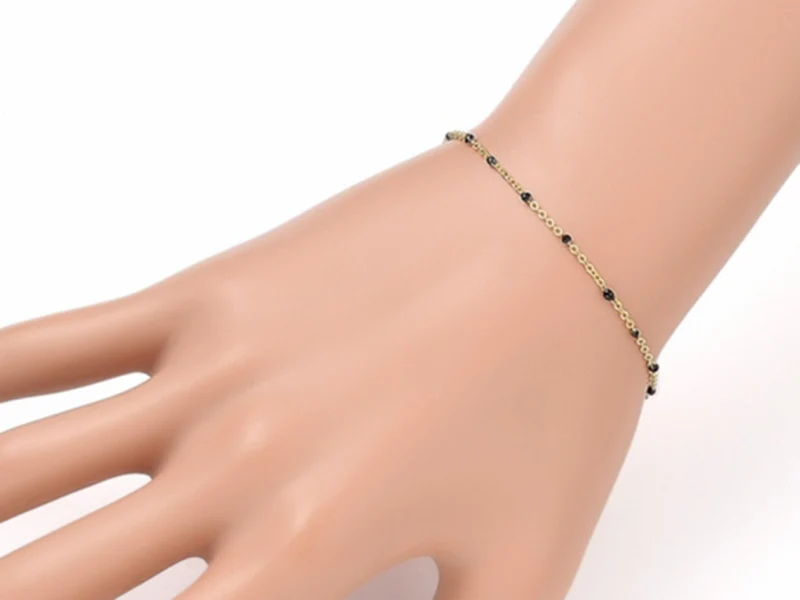 Bracelet chaînette émaillée à petits points noirs - 18,5 cm - doré à l'or fin 18K