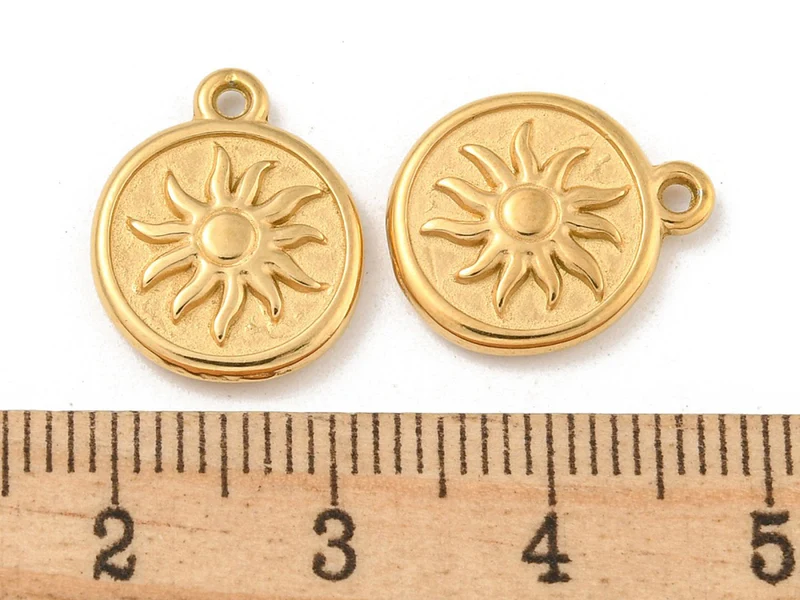 Pendentif rond avec soleil en acier inoxydable 304 doré à l’or fin 18 K