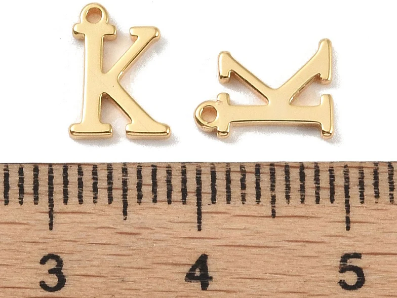 Breloque lettre K en laiton plaqué or 18 K