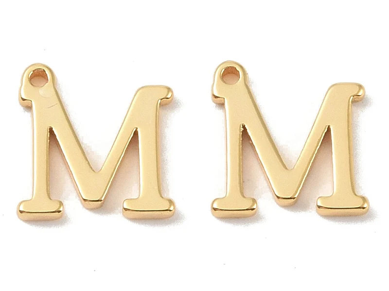 Breloque lettre M en laiton plaqué or 18 K