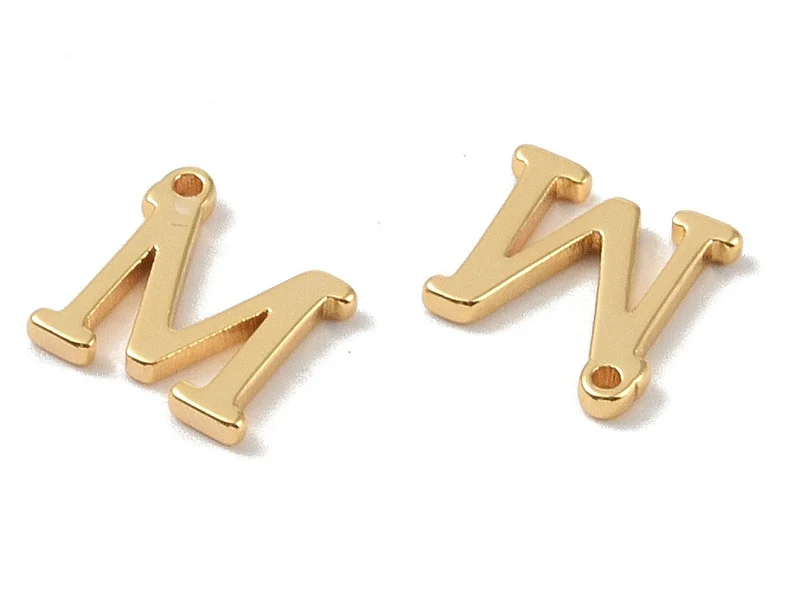 Breloque lettre M en laiton plaqué or 18 K