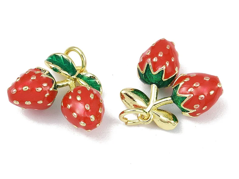 Breloque fraise émaillée en laiton doré à l’or fin