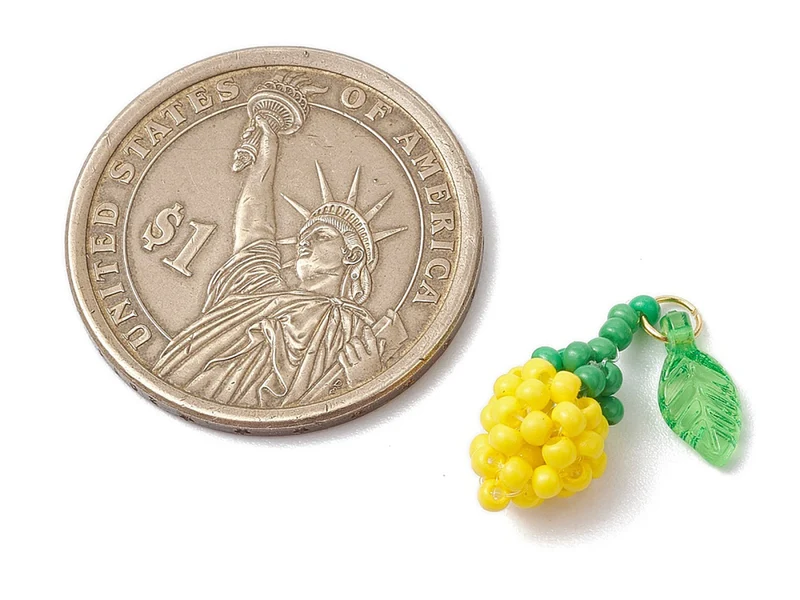 Pendentif citron jaune en perles de rocailles