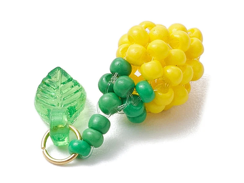 Pendentif citron jaune en perles de rocailles