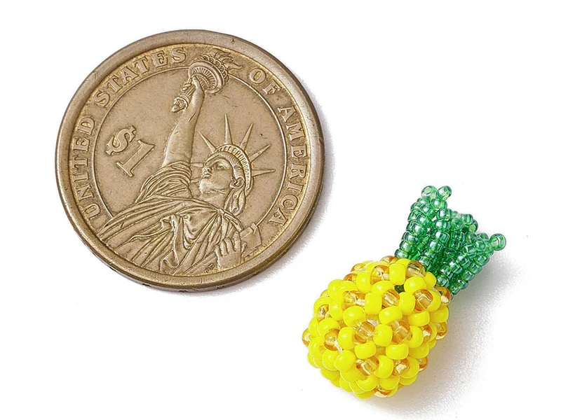 Breloque ananas en perles de rocaille jaunes