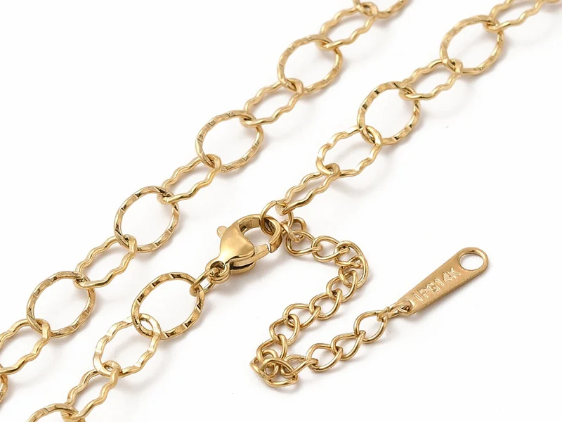 Collier doré à l’or fin à pendentif discret
