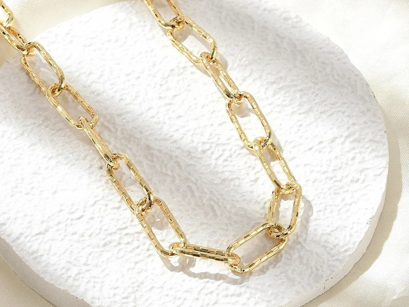 Collier chaîne à maillons texturés en laiton doré à l’or fin – 43,3 cm