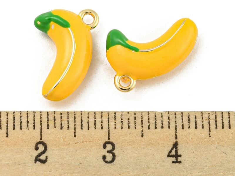 Breloque banane émaillée en laiton doré à l’or fin