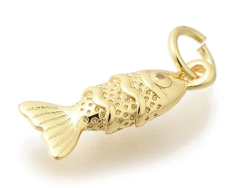 Breloque poisson pavée en laiton doré à l’or fin