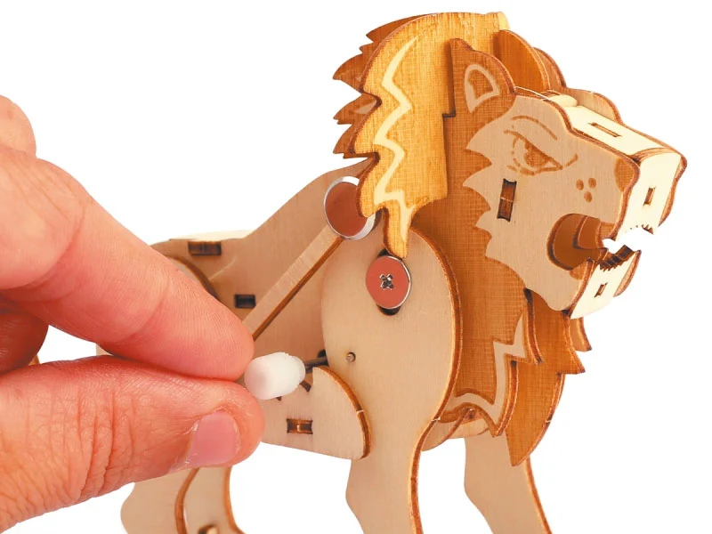 Maquette en bois 3D mécanique lion