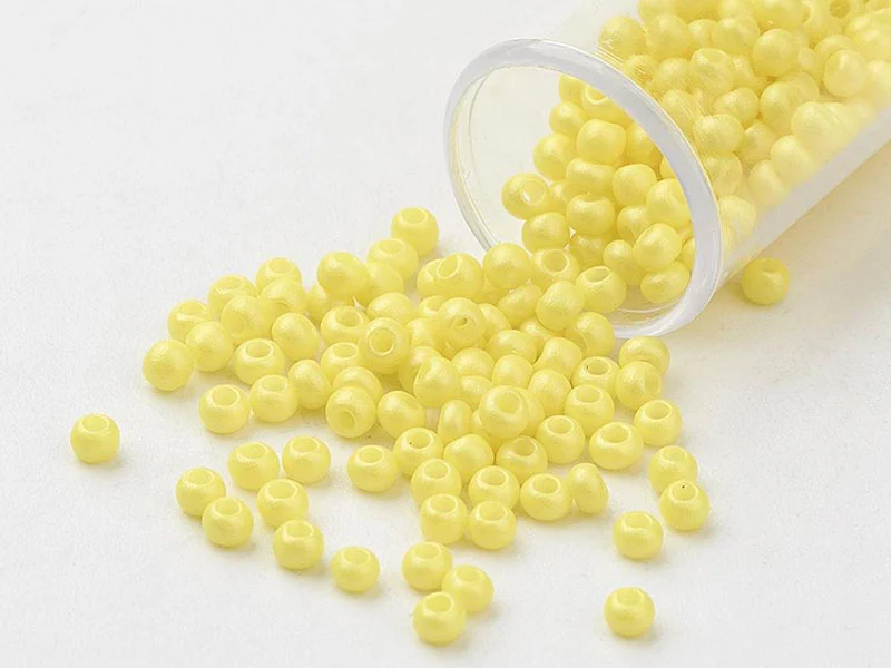 Perles de rocailles en tube - Jaune poussin - 2 mm