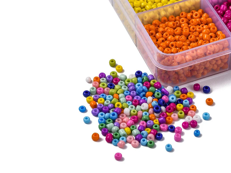 Kit Boite de perles 15 couleurs opaques + 2 bobines fils + pince