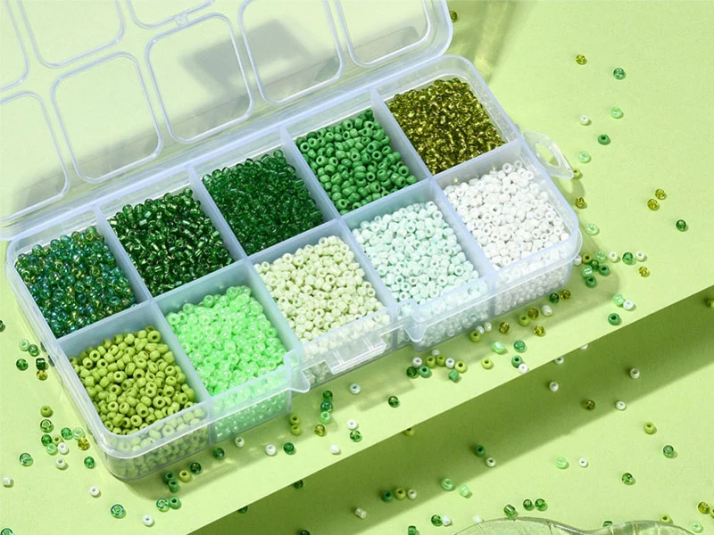 Boite de perles de rocailles - 10 Nuances Vertes- 2,5mm - 8500 pcs