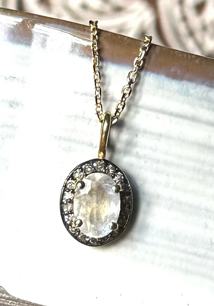 Collier Victoria Pierre De Lune