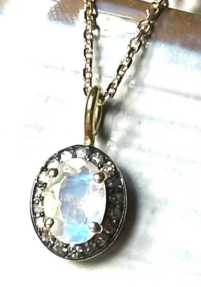 Collier Victoria Pierre De Lune