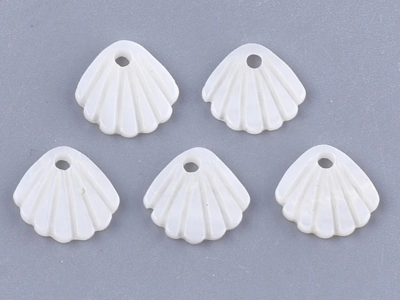 Breloque coquillage en nacre
