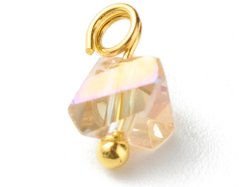 10 pendentifs en verre irisé - forme triangulaire - tons crèmes - 8 x 6 mm