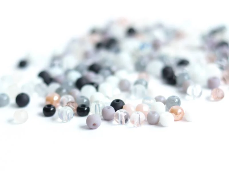 20 g de perles rondes en verre 4 mm - Tons noir & blanc