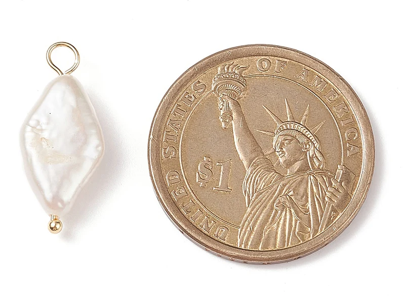 Pendentif losange en perle de culture - Doré à l'or fin 18K - 23 x 10 mm