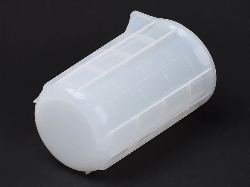 Verre doseur avec bec verseur en silicone - 750 ml