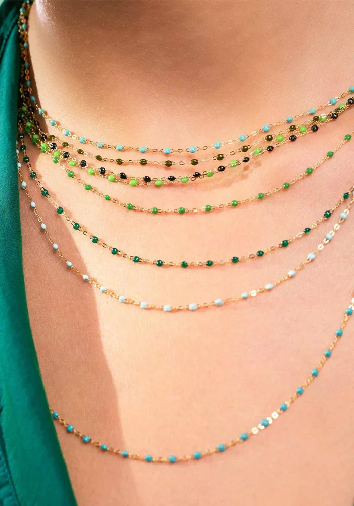Collier Classique Gigi Or Jaune Et Résines Émeraude 42cm